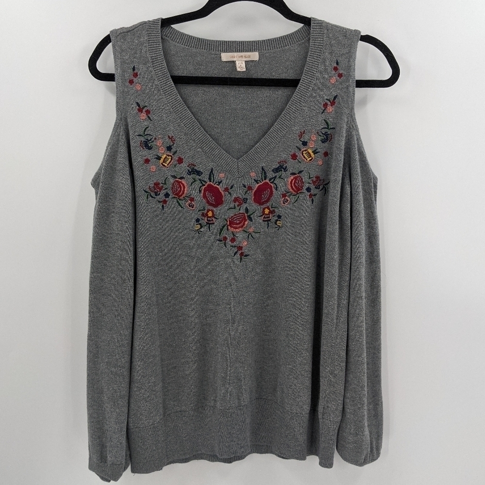 SKIES ARE BLUE Floral Embroidered Cold Shoulder V-neck Sweater